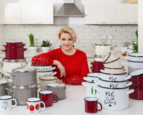 Wiosenne gotowanie w emaliowanych garnkach z zupą w roli głównej Bosacka slajder 495x400 - Wiosenne gotowanie w emaliowanych garnkach z zupą w roli głównej